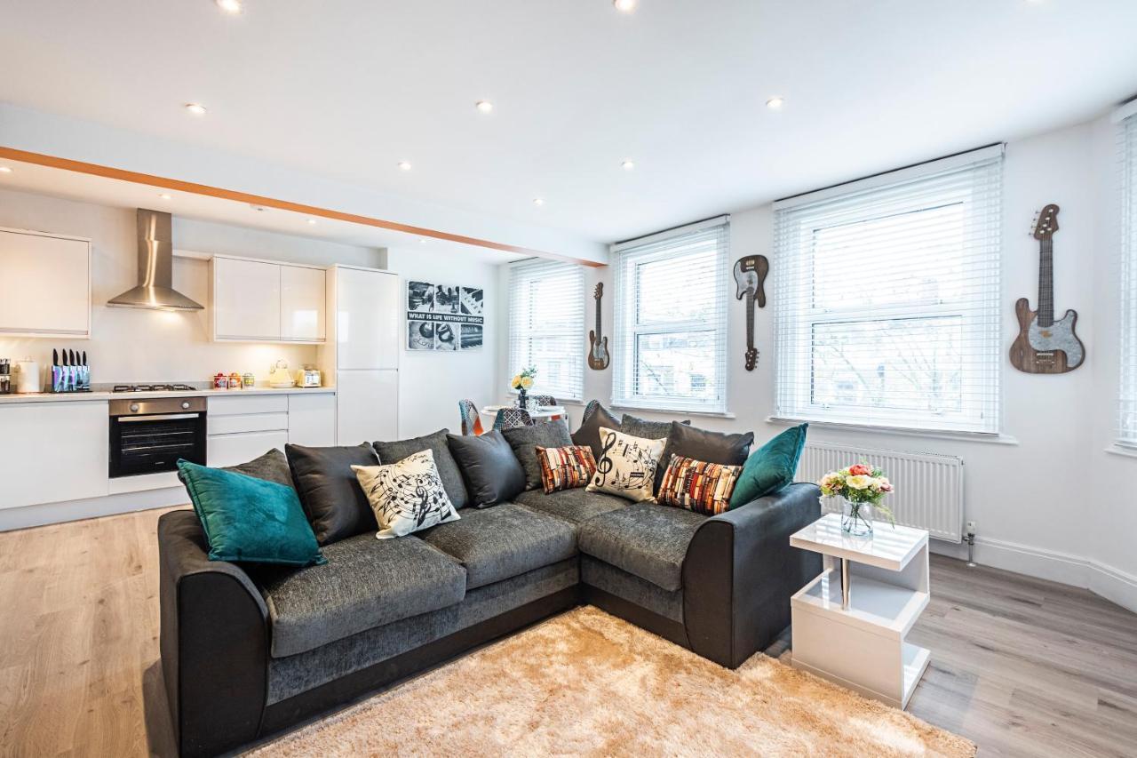 Apartamento Cozy And Serene Brand-New Flat In Kilburn, Londres Exterior foto